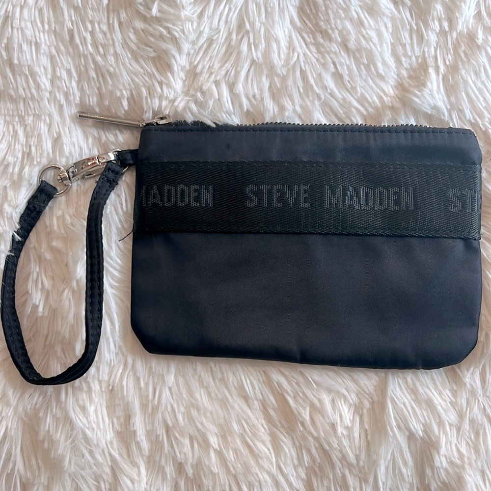 Steve Madden wristlet
